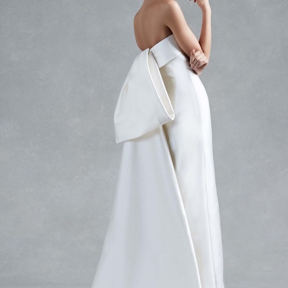 Meet your Posher, Ebony - Picture 6 of 8